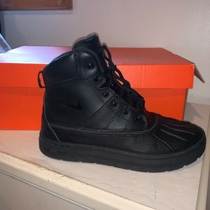 Nike winter boots